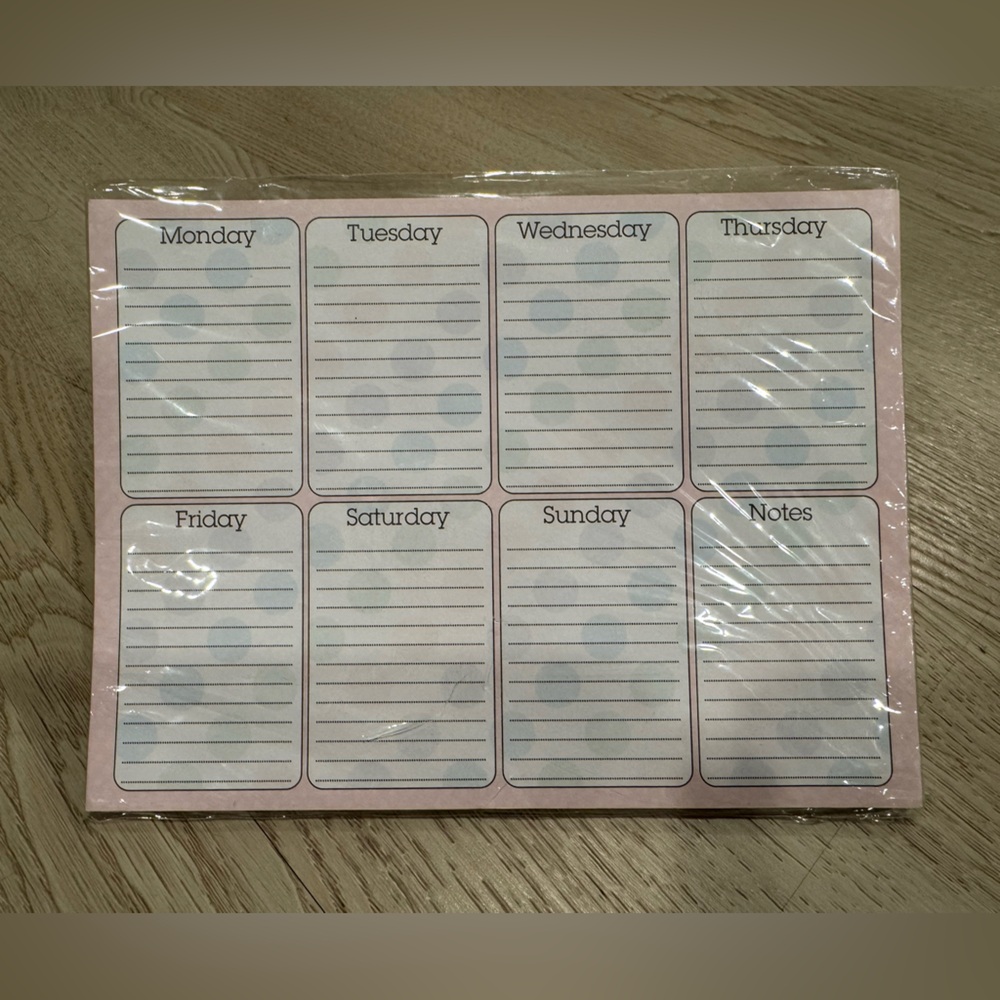 Studio 18 52-Sheet Magnetic Weekly Planner (8”W x 6”L)